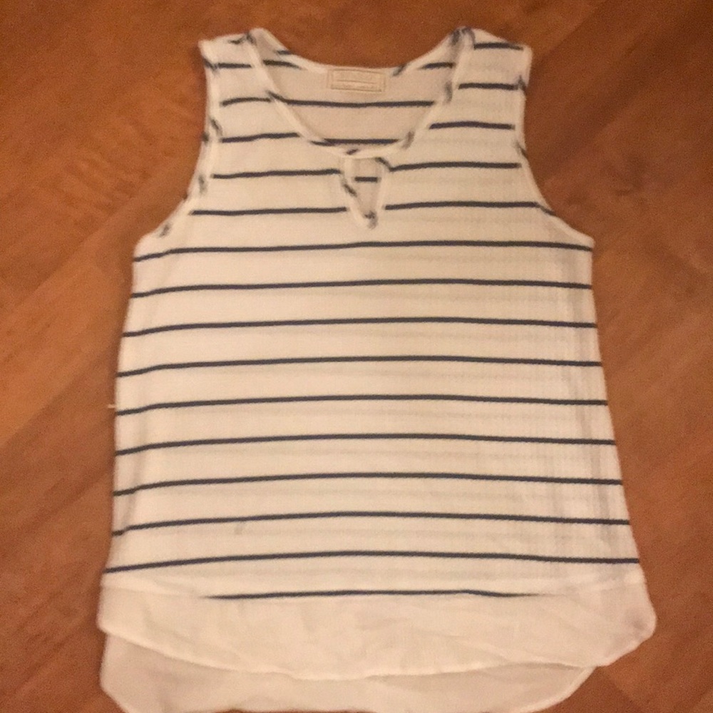 Adorable navy and cream sleeveless blouse